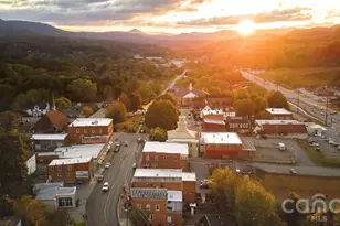 328 Bowditch St, Burnsville, NC 28714 - Photo 21
