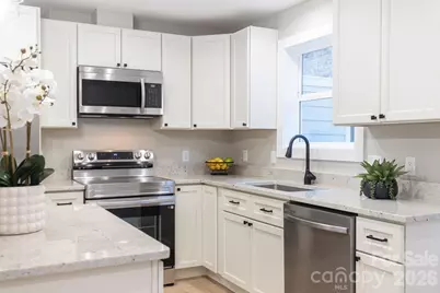 328 Bowditch Street #2B, Burnsville, NC 28714 - Photo 3