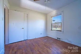 1922 Old Conover-Startown Rd, Newton, NC 28658 - Photo 17