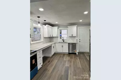 1011 Hull Street, Statesville, NC 28677 - Photo 3