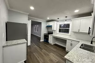 1011 Hull St, Statesville, NC 28677 - Photo 5