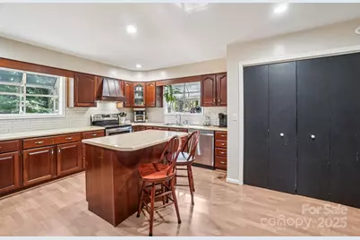 710 Heatherwood Drive, Hendersonville, NC 28792 - Photo 19