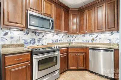 402 Golfview Court SE, Lenoir, NC 28645 - Photo 25