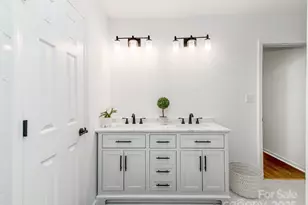 9026 Louvaine Dr, Charlotte, NC 28227 - Photo 17