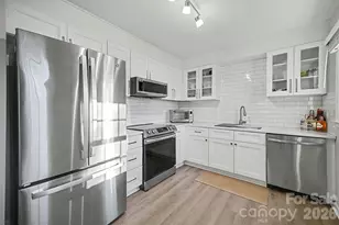 8001 Regent Park Ln, Charlotte, NC 28210 - Photo 5