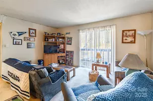 833 Farmhurst Dr, Charlotte, NC 28217 - Photo 3