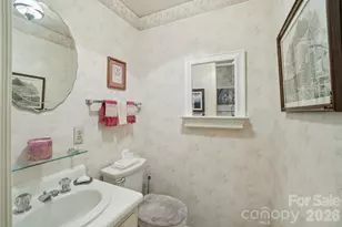 19 Hickory Ct Ln, Hendersonville, NC 28792 - Photo 23