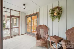 19 Hickory Ct Ln, Hendersonville, NC 28792 - Photo 35