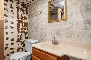 1177 2nd St Pl SE, Hickory, NC 28602 - Photo 17