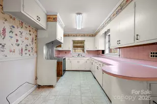 1177 2nd St Pl SE, Hickory, NC 28602 - Photo 7