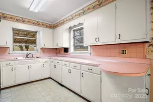 1177 2nd St Pl SE, Hickory, NC 28602 - Photo 5