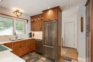 210 Black Oak Ln, Hendersonville, NC 28791 - Photo 19