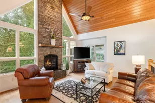 210 Black Oak Ln, Hendersonville, NC 28791 - Photo 11