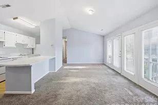 6146 Meadow Rose Ln, Charlotte, NC 28215 - Photo 9