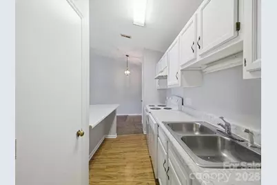 6146 Meadow Rose Lane, Charlotte, NC 28215 - Photo 17