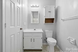 6146 Meadow Rose Ln, Charlotte, NC 28215 - Photo 33