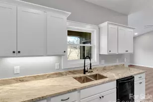 171 Peyton Elaine Rd, Clyde, NC 28721 - Photo 9