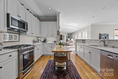 477 Fenton Place, Charlotte, NC 28207 - Photo 9