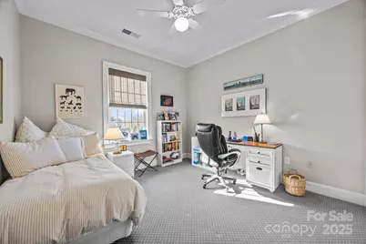 477 Fenton Place, Charlotte, NC 28207 - Photo 17