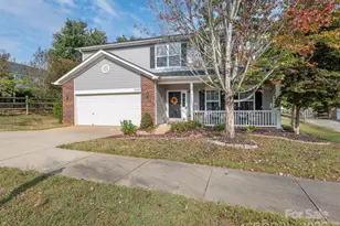 8208 Stourhead Gardens Ln, Waxhaw, NC 28173 - Photo 3