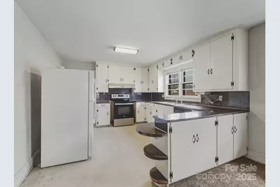 110 2nd Avenue NE, Catawba, NC 28609 - Photo 5