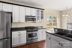 208 Mountain View Rd, Statesville, NC 28625 - Photo 15