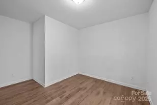 8618 Herons Pond Ct, Charlotte, NC 28215 - Photo 17