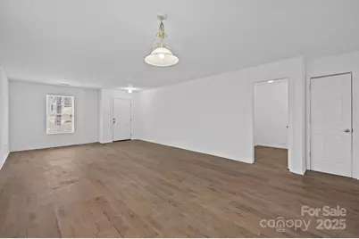 8618 Herons Pond Court, Charlotte, NC 28215 - Photo 5