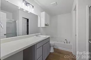 8618 Herons Pond Ct, Charlotte, NC 28215 - Photo 21