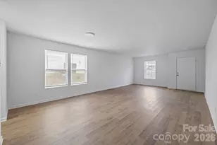 8618 Herons Pond Ct, Charlotte, NC 28215 - Photo 3