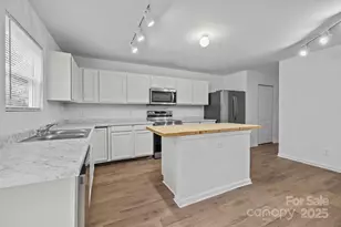 8618 Herons Pond Ct, Charlotte, NC 28215 - Photo 7