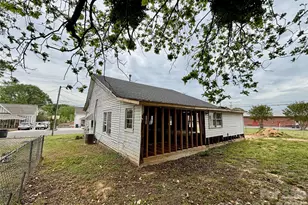 104 E Church St, Dallas, NC 28034 - Photo 3