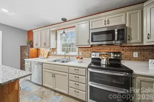 85 Sarahs Spring Rd, Newland, NC 28657 - Photo 11