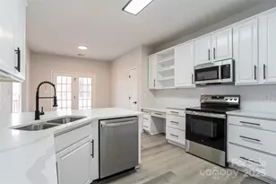 9410 Mitchell Glen Dr, Charlotte, NC 28277 - Photo 7