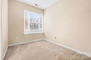 8725 Holly Creek Ct, Charlotte, NC 28216 - Photo 11