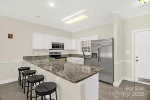 9047 Meadow Vista Rd, Charlotte, NC 28213 - Photo 3