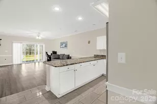 9047 Meadow Vista Rd, Charlotte, NC 28213 - Photo 7