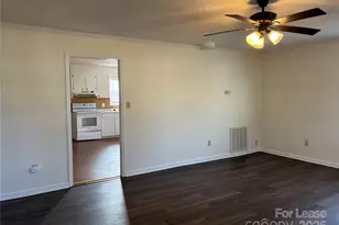 828 Spruce St, Mooresville, NC 28115 - Photo 3