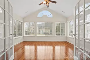 5518 Prosperity View Dr, Charlotte, NC 28269 - Photo 9