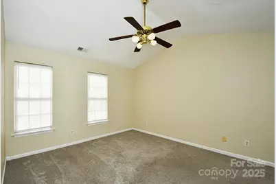 9701 Veronica Drive, Charlotte, NC 28215 - Photo 13