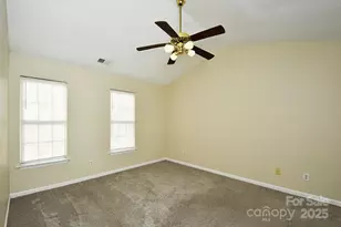 9701 Veronica Dr, Charlotte, NC 28215 - Photo 13