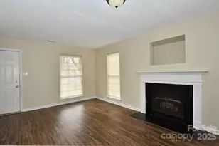 9701 Veronica Dr, Charlotte, NC 28215 - Photo 3