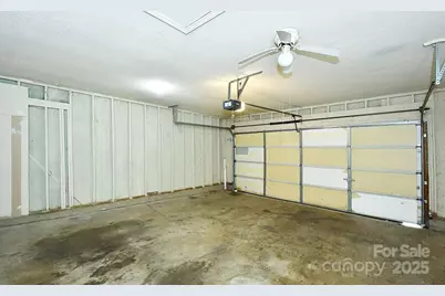 9701 Veronica Drive, Charlotte, NC 28215 - Photo 11