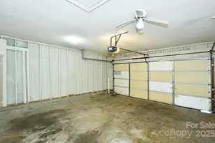 9701 Veronica Dr, Charlotte, NC 28215 - Photo 11