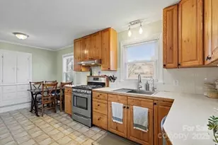 432 S Main St, Troutman, NC 28166 - Photo 9