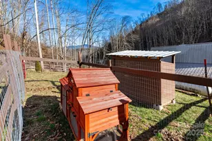 1010 & 1014 Melton Branch Rd, Bakersville, NC 28705 - Photo 33