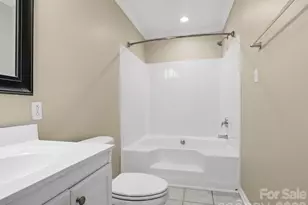 4330 Laurel Hill Ln, Charlotte, NC 28217 - Photo 19