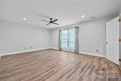 6801 Stillmeadow Drive, Charlotte, NC 28277 - Photo 11