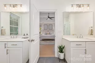 6931 Providence Ln W, Charlotte, NC 28226 - Photo 19