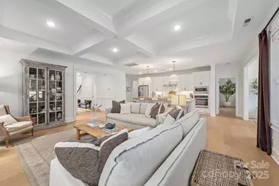 6931 Providence Lane W, Charlotte, NC 28226 - Photo 9